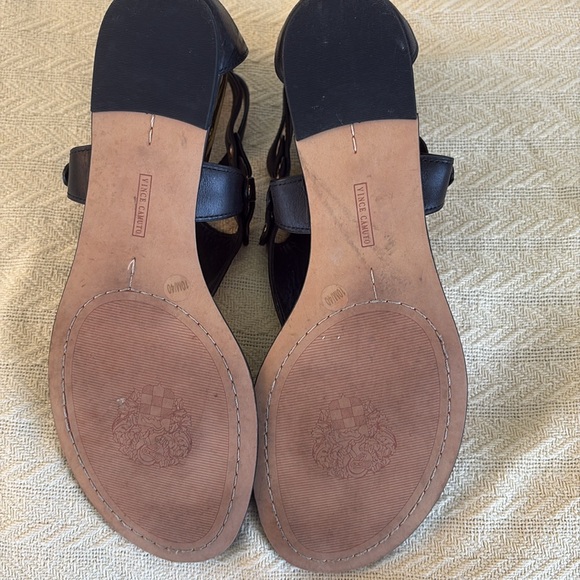 Vince Camuto black buckle sandals. 10 - Picture 6 of 7